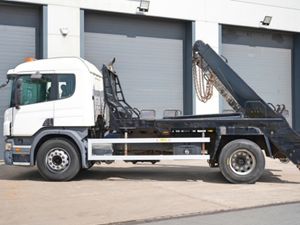 2010 SCANIA P-400 4X2 SKIP LOADER (DRAW-BAR SPEC) - Image 4