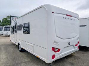 2021 COACHMAN VIP 565 - Image 4