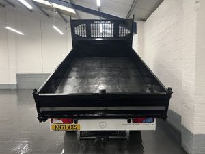 VB - 2021 Mercedes-Benz Sprinter Tipper Van - Image 3