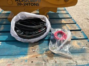 New / unused hydraulic quick hitch.........80mm... - Image 4