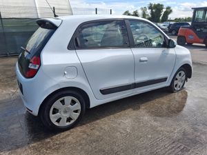 152 Renault twingo  1.0 Petrol - Image 3