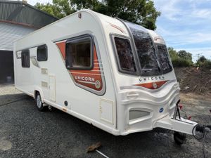 Bailey Unicorn Cadiz – 4 Berth fixed singles - Image 2