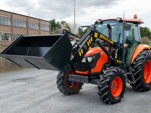 2015 Kubota M7060 - Image 2
