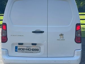 Peugeot Partner  Crew Cab  Parking Sensors No Vat - Image 4
