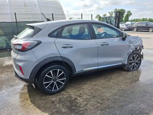 212 Ford Puma  Titanium  1.0 Petrol - Image 3