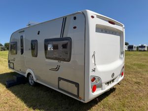 Swift Conqueror 540 –  Fixed bed end washroom - Image 4