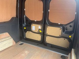 Ford Transit Connect LIMITED - Image 4