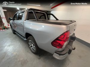 Toyota Hilux Toyota Hilux Invincible Auto - Image 3