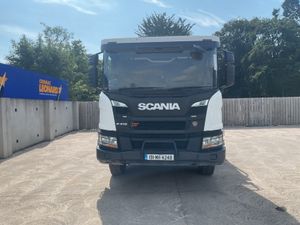 2019 Scania XT410 8x4 Tipper Grab - Image 2