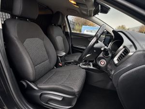 2021 Kia Ceed Commercial - Image 4