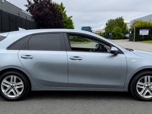 2021 Kia Ceed Commercial - Image 4