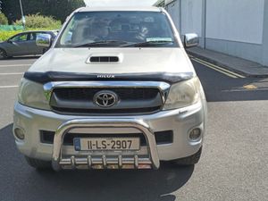 Toyota Hilux 2011  3.0 Diesel Manual - Image 2