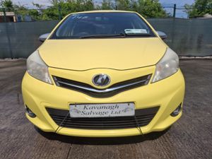 2013 Toyota Vitz  1.0 Petrol  Automatic  122km - Image 3