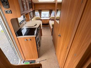 Lunar Ultima 6berth with fixed Bunkbed - Image 4