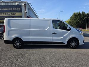 Nissan NV300 LWB 120 SV AIR CONDITIONING RVC RPS C - Image 4