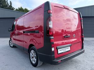 Nissan NV300 211’ LWB AUTOMATIC/NO VAT/LOW KM - Image 3