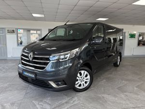 2025 Renault Trafic Advance 9 Seater Automatic - Image 2