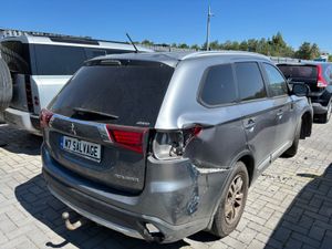 16 Outlander 2.2 Diesel 4WD 200km Starts - Image 3