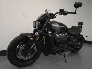 TRIUMPH ROCKET 3 GT TRIPLE BLACK - Image 4