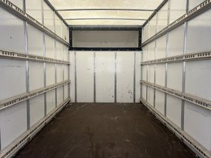 VB - 2021 Volkswagen Crafter Luton Box Van - Image 2