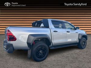 Toyota Hilux 2.8 GR SPORT AUTOMATIC // GR SPORT IN - Image 2
