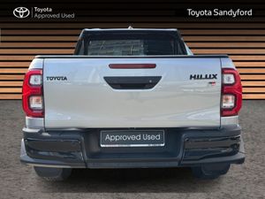 Toyota Hilux 2.8 GR SPORT AUTOMATIC // GR SPORT IN - Image 4