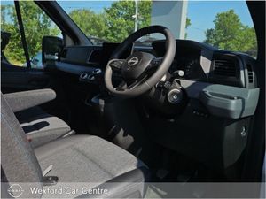 Nissan Interstar INTERSTAR L2H2 130 SV PREMIUM INC - Image 2
