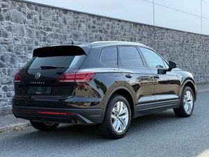 2023 Volkswagen Touareg 3.0TDI 2 Seat Comm - Image 2