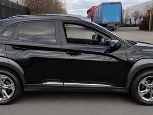 2021 Hyundai Kona Executive Commercial - Image 3