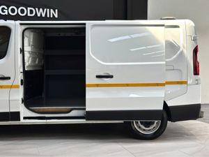 Traffic Van 2.0 Turbo Diesel - Image 4
