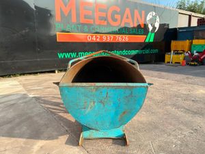 500 litres Banana type Concrete pouring skip...... - Image 3