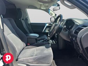 Toyota Land Cruiser Land CRU LWB Comm A/T 4DR Auto - Image 4