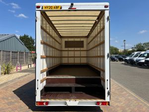 VB - 2020 Renault Trucks Master Luton Box Van - Image 2