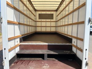 VB - 2020 Renault Trucks Master Luton Box Van - Image 3