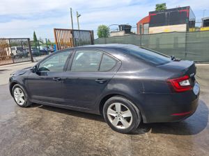 172 Skoda Octavia  Ambition  Tdi  Automatic - Image 4
