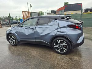 222 Toyota CHR Hybrid 56km!! - Image 4