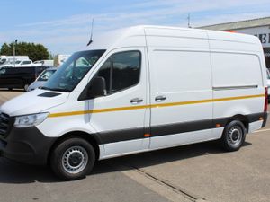 2023 Mercedes-Benz Sprinter 315 L2H2 - Image 3