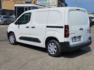 **RESERVED** Citroen Berlingo 1.5 L - Image 2