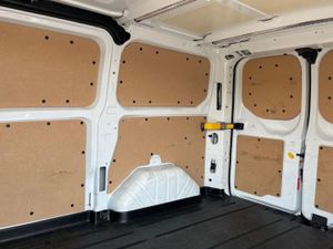 Ford Transit Custom LIMITED - Image 4