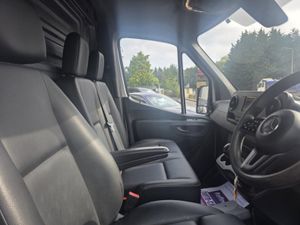 Mercedes-Benz Sprinter 211/39 FWD 6DR - Image 3