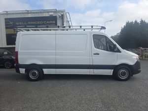 Mercedes-Benz Sprinter 211/39 FWD 6DR - Image 4