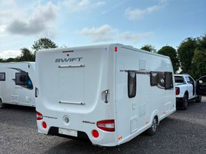 HIGH END SWIFT CONQUEROR 2 BERTH CARAVAN - Image 4
