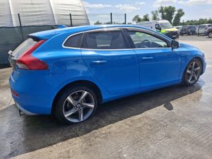142 Volvo V40 R Design  Light Damage - Image 3