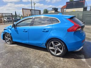 142 Volvo V40 R Design  Light Damage - Image 4
