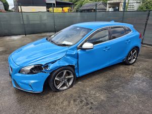 142 Volvo V40 R Design  Light Damage - Image 2