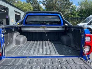 Toyota Hilux INVINCIBLE - Image 4