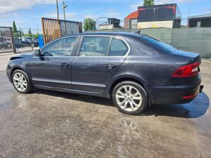 2014 Skoda Superb  Elegance  1.6 Tdi - Image 4