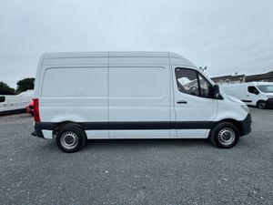 MERCEDES SPRINTER MWB INCLUDES VAT - Image 3