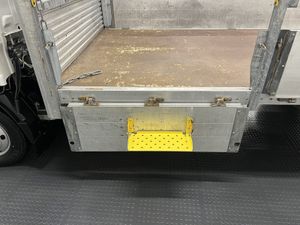 VB - 2023 Isuzu Grafter Dropside Van - Image 3