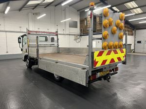 VB - 2023 Isuzu Grafter Dropside Van - Image 2